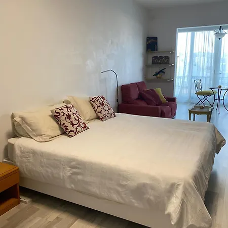 Gazde/Camere de închiriat Sweet